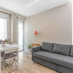 Appartamento Bo13 -crescenzago- Bright - Wifi - Elegant, Milano