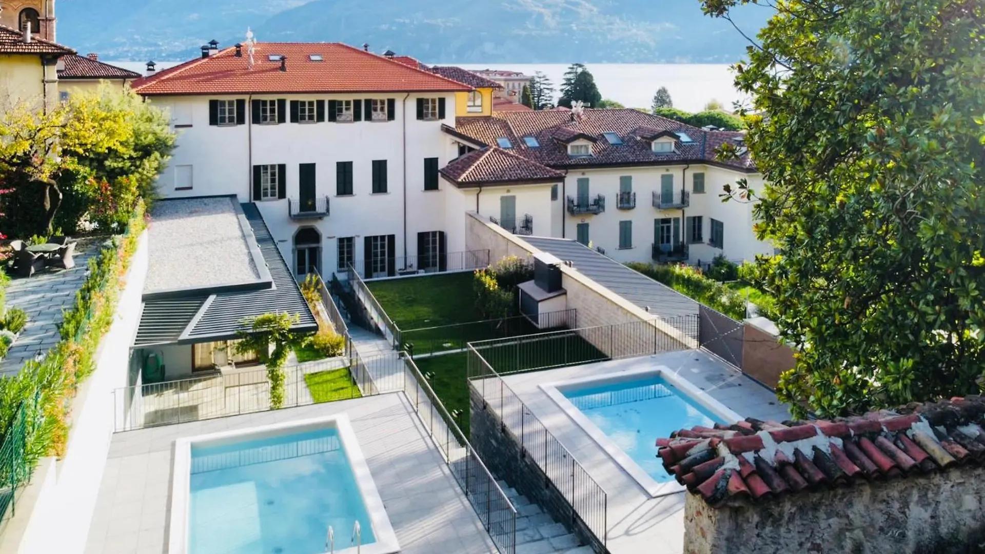 Ultimate Dream Apartment contacts
